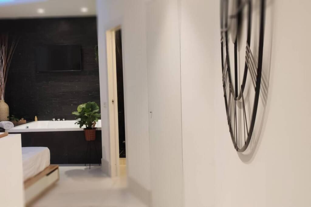Elegante Open Space Con Vasca Idromassaggio A Trastevere Apartamento Roma